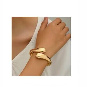 Women’s Large Chunky Open Irregular Teardrop Bangle Cuff Bracelet Gold Colour OS